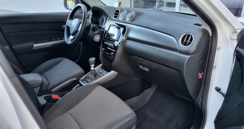 Suzuki Vitara cena 68900 przebieg: 116296, rok produkcji 2018 z Gdynia małe 596